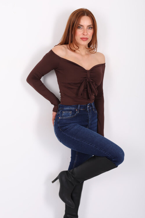 Açık Yaka Fiyonk Bağlamalı Kadın Kahverengi Sandy Bluz - 4