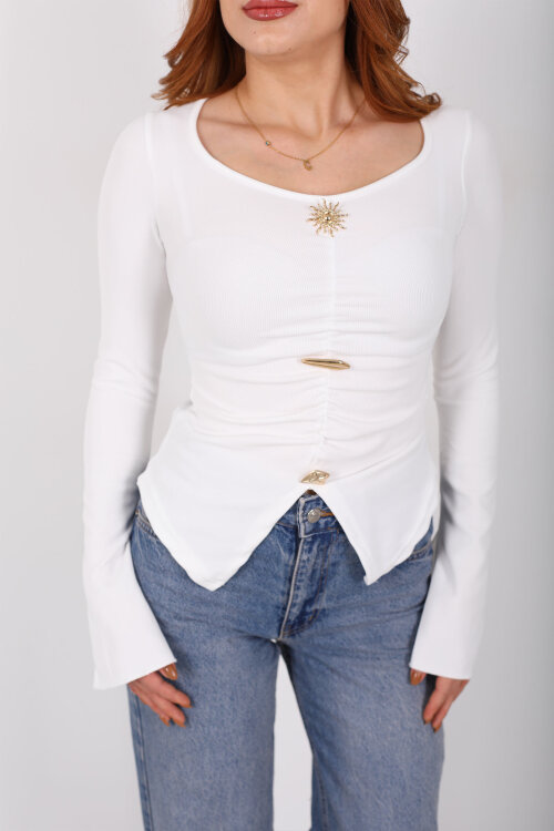 Aksesuar Detaylı İspanyol Kol Büzgülü Beyaz Kadın Bluz - Berox (1)