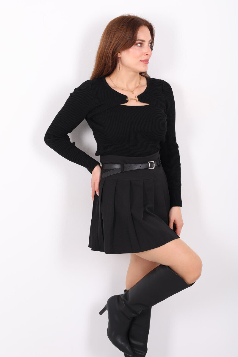 Aksesuarlı Yaka Detaylı Kadın Siyah Triko Kazak - 1