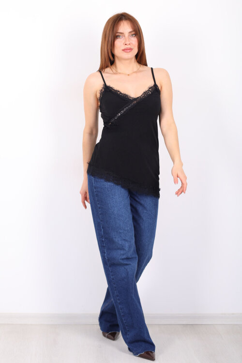 Asimetrik Dantel Detaylı Askılı Siyah Kadın Bluz - 4