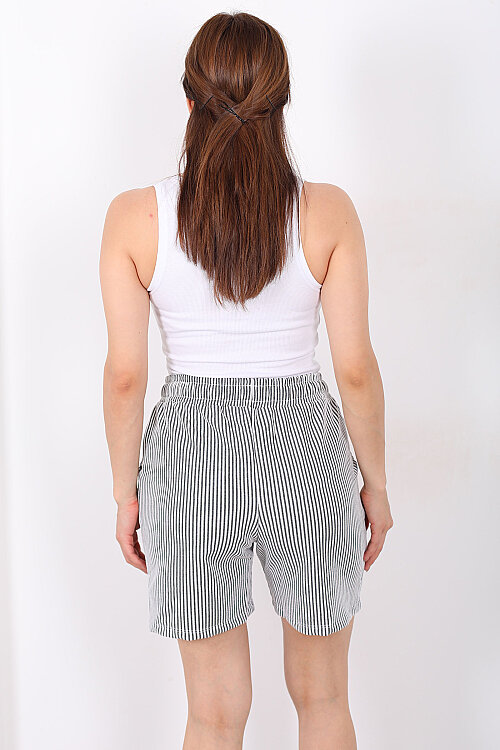 Beli Bağlamalı Çizgili Cepli Füme Kadın Şort - 5