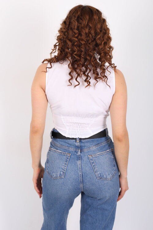 Beli Gipeli Arkası Lastikli Beyaz Kadın Kolsuz Gömlek - 5