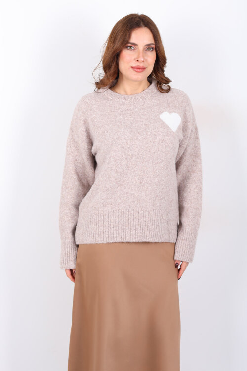 Bisiklet Yaka Kalp Detaylı Taş Rengi Kadın Triko Kazak - 5