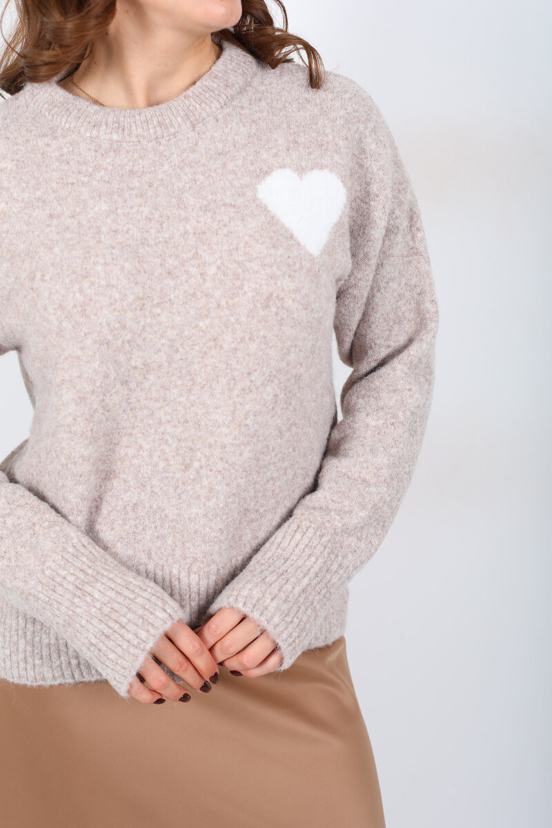 Bisiklet Yaka Kalp Detaylı Taş Rengi Kadın Triko Kazak - 2