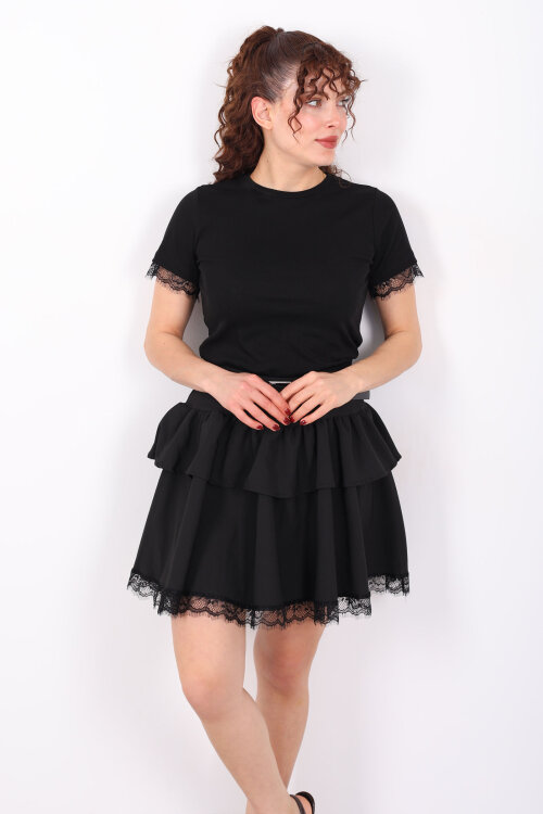 Bisiklet Yaka Kol Güpür Detaylı Siyah Kadın Basic T-Shirt - Berox