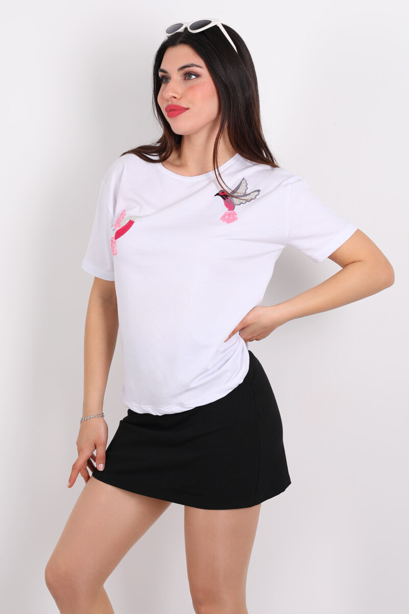 Bisiklet Yaka Kuş Nakışlı Beyaz Kadın T-Shirt - 3