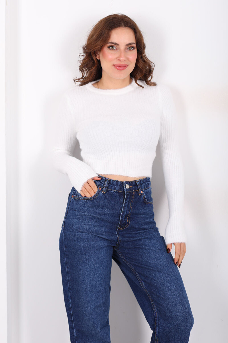 Bisiklet Yaka Sakallı Yumuşak Beyaz Kadın Triko Kazak - 1