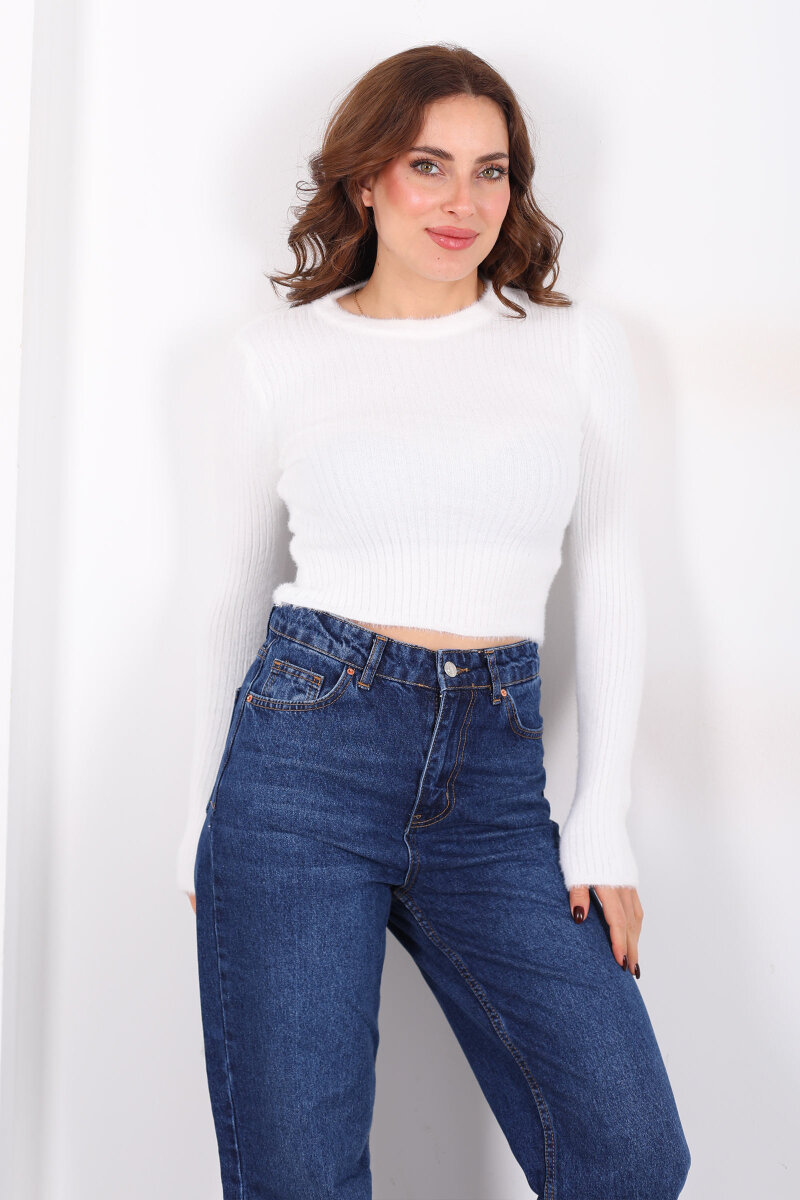 Bisiklet Yaka Sakallı Yumuşak Beyaz Kadın Triko Kazak - 3