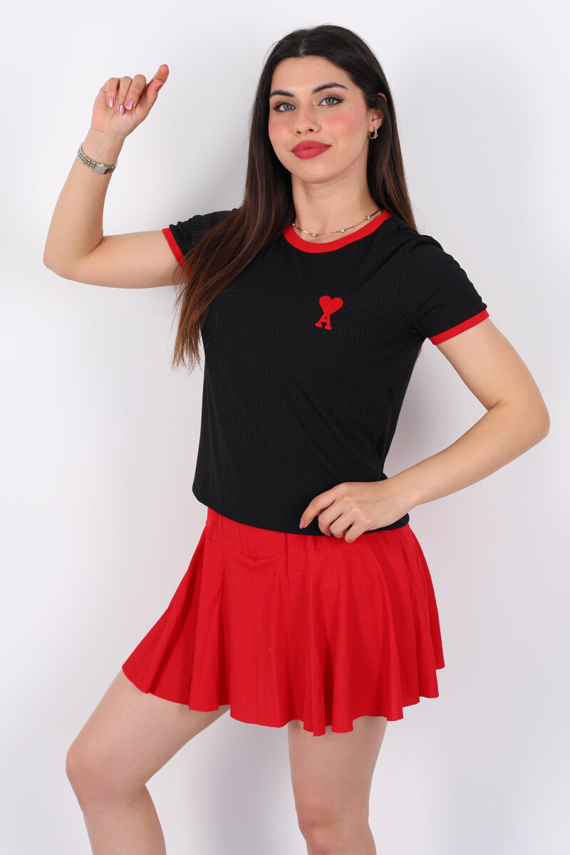 Biyeli A Kalp Nakışlı Kısa Kol Fitilli Siyah Kadın T-Shirt - 4