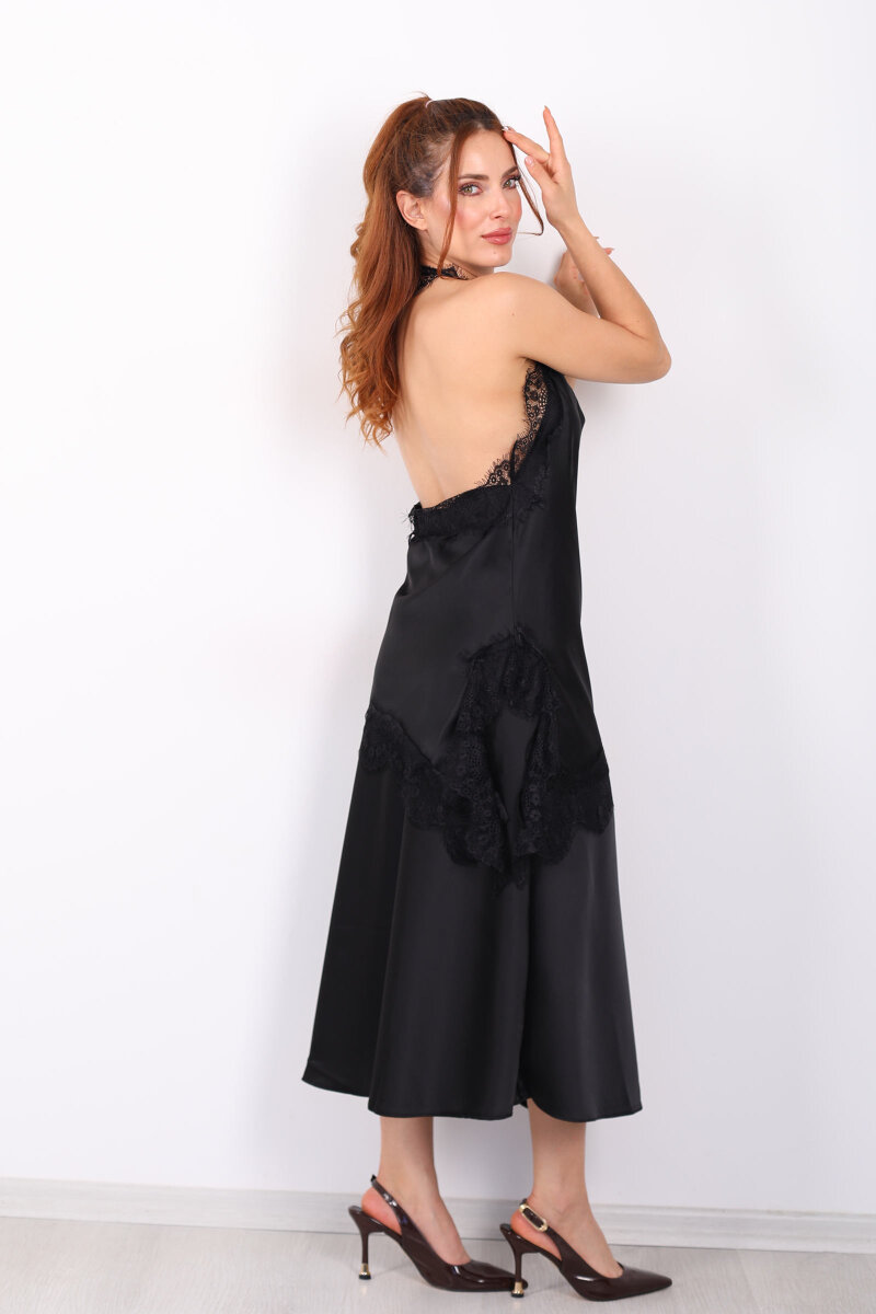 Boyundan Tül Bağlamalı Siyah Kadın Asimetrik Saten Bluz - 1