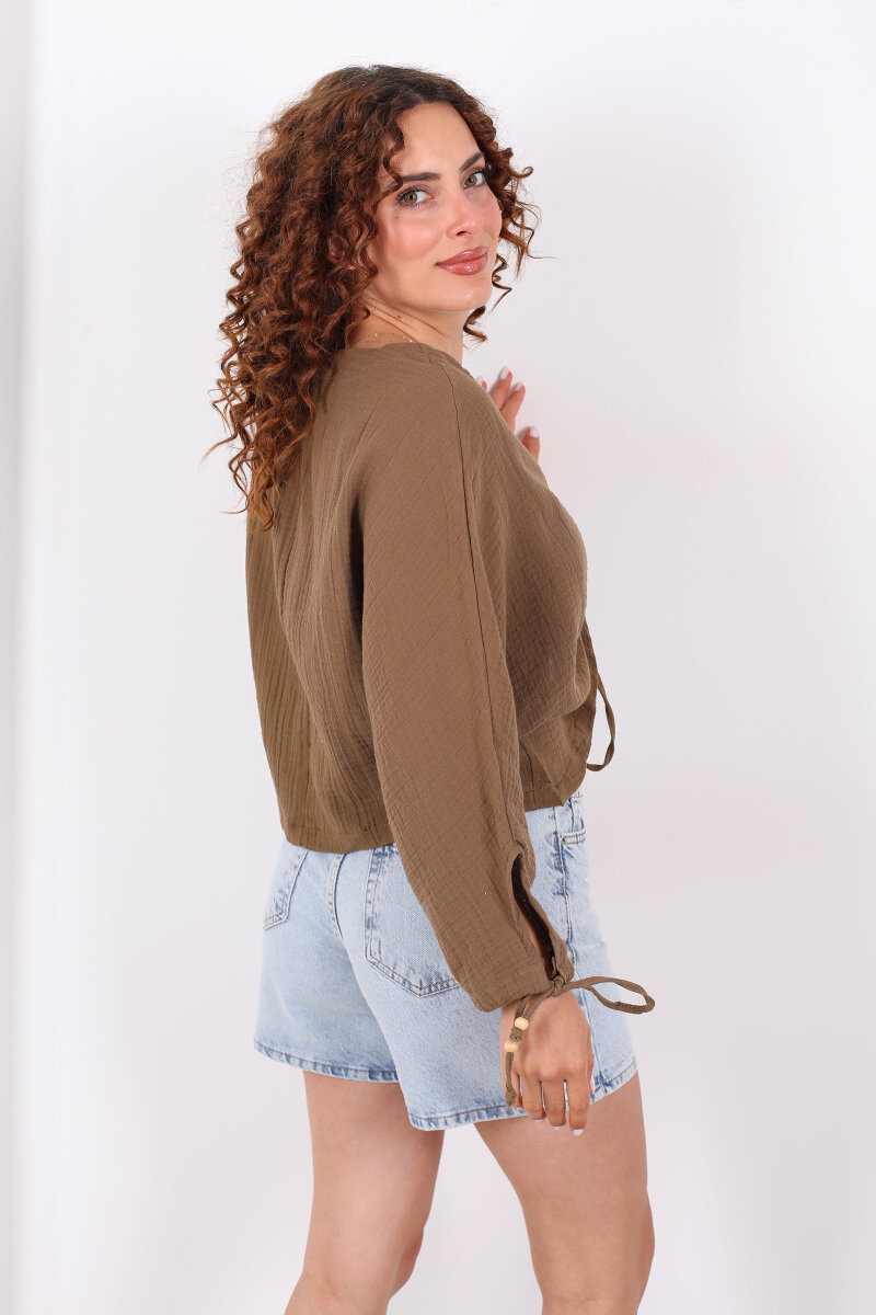 Büzgülü V yaka Müslin Kahverengi Kadın Bluz - 5