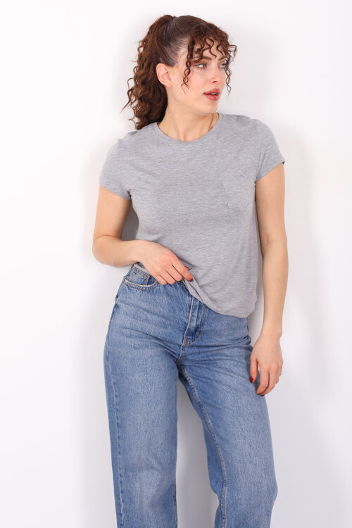 Cep Detaylı Bisiklet Yaka Gri Kadın T-Shirt - 6