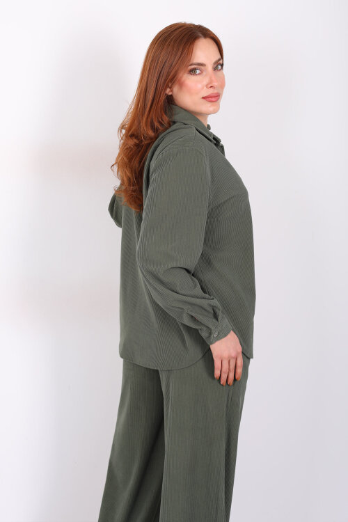 Cep Nakışlı Oversize Haki Kadın Kadife Gömlek - 5