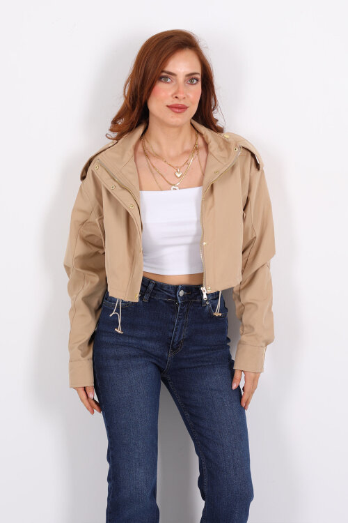 Cepli Düğme Detaylı Bej Kadın Kısa Trençkot - 6