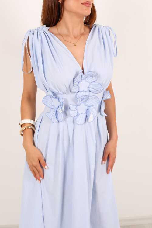 Çiçek Kabartmalı Sırtı Gipeli Poplin Mavi Kadın Elbise - Berox (1)