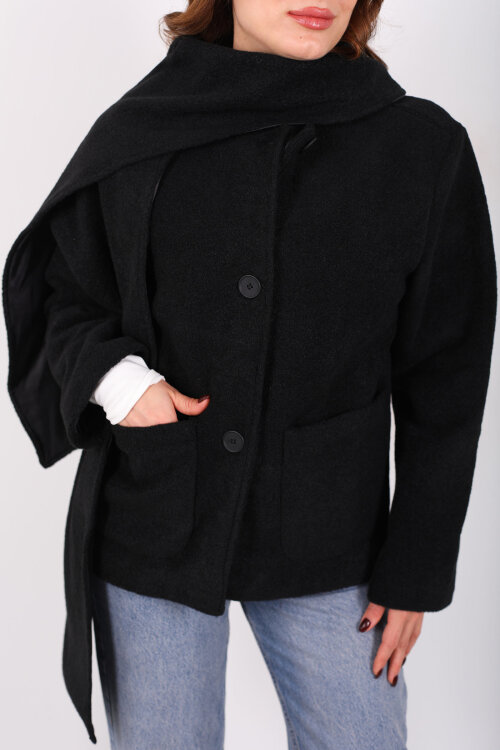 Çift Cepli Şal Detaylı Yumoş Kadın Siyah Kaşe Kaban - Berox (1)