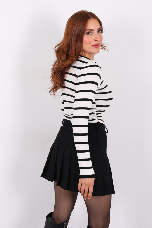 Çizgili Düğmeli Yandan Büzgülü Beyaz Kadın Body - 5