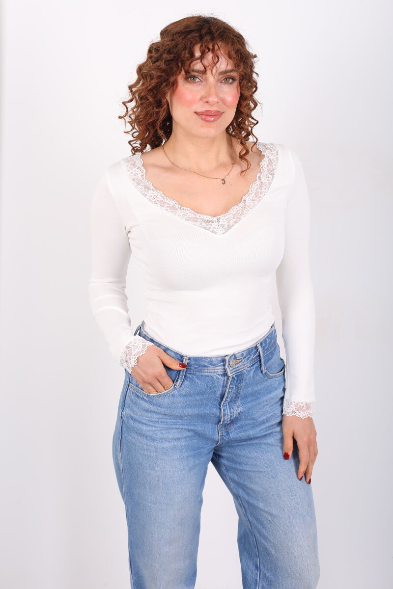 Dantel Detaylı V-Yaka Beyaz Kadın Body - 6