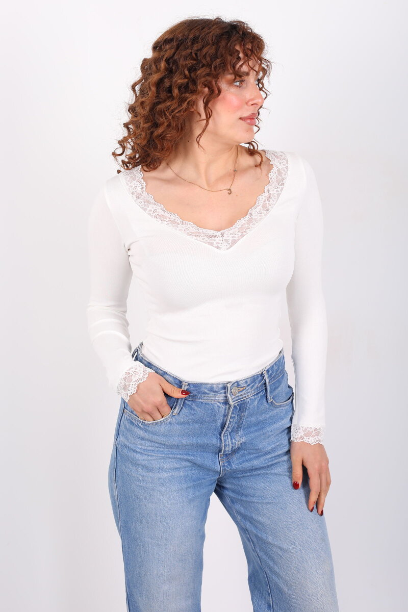 Dantel Detaylı V-Yaka Beyaz Kadın Body - 3