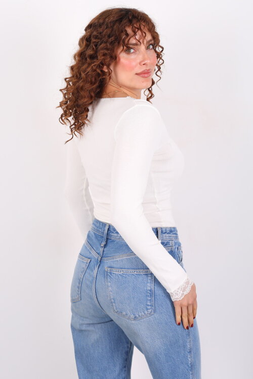 Dantel Detaylı V-Yaka Beyaz Kadın Body - 5