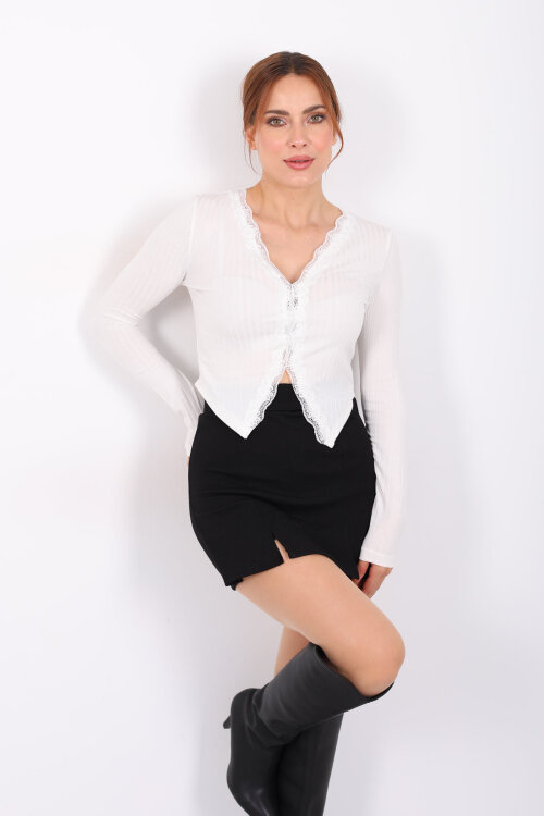 Dantel Detaylı V Yaka Beyaz Kadın Fitilli Bluz - 3