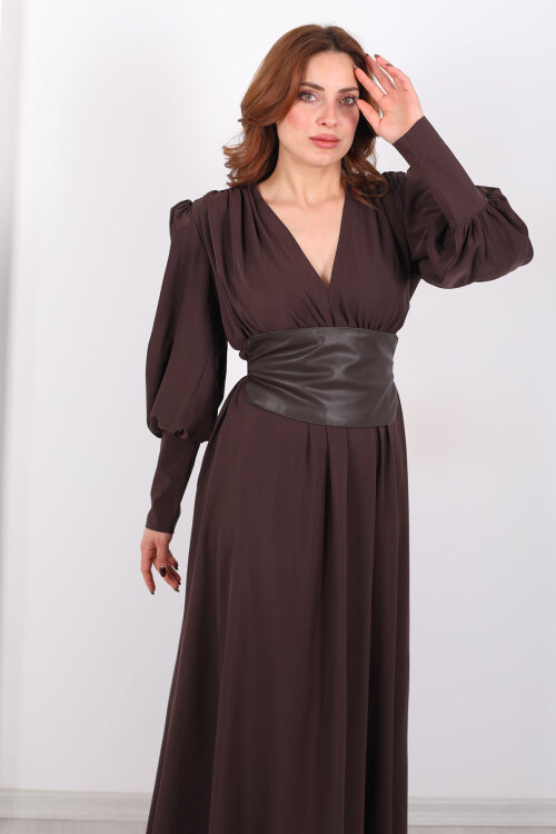 Derin V Yaka Deri Kemerli Kahverengi Kadın Şifon Elbise - Berox