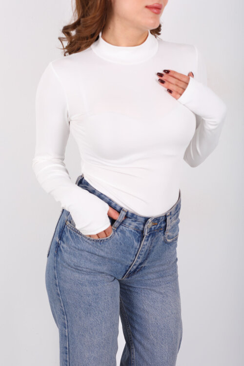 Dik Yaka Beyaz Kadın Çıtçıtlı Body - Berox (1)