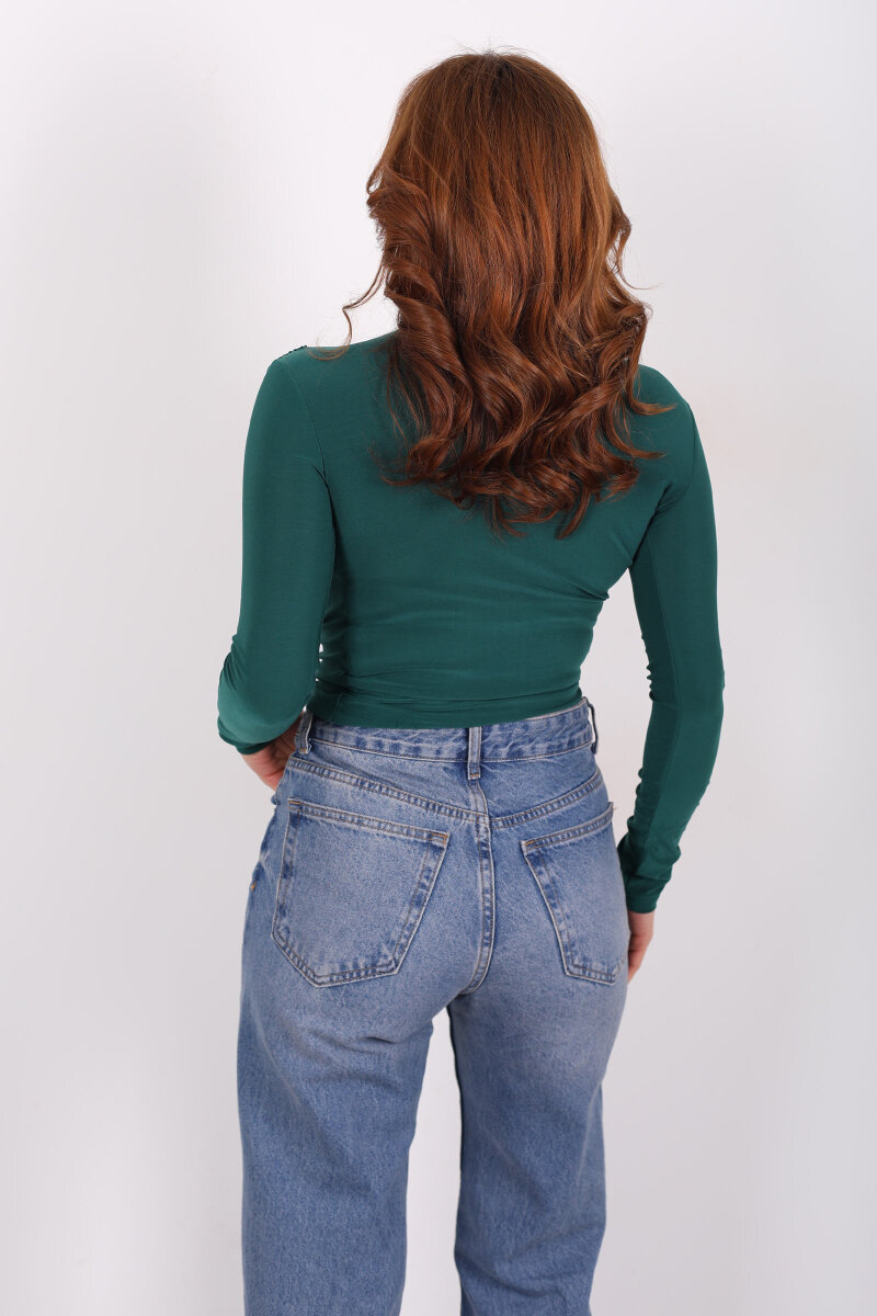 Dik Yaka Büzgü Detaylı Zümrüt Yeşili Kadın Sandy Bluz - 4