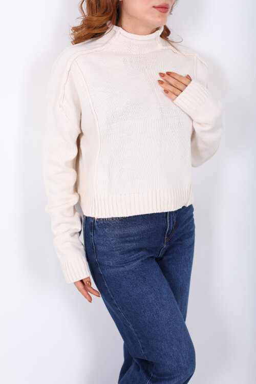 Dik Yaka Dikiş Detaylı Krem Kadın Triko Kazak - Berox (1)