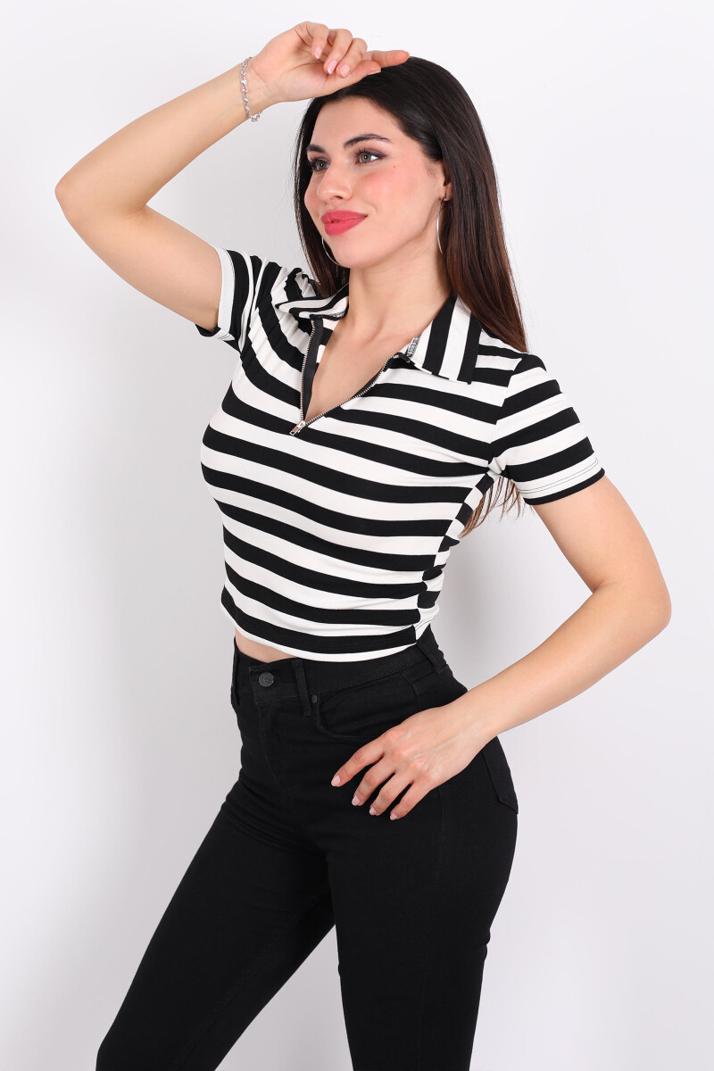Dik Yaka Yarım Fermuar Beyaz Kadın Crop - 4