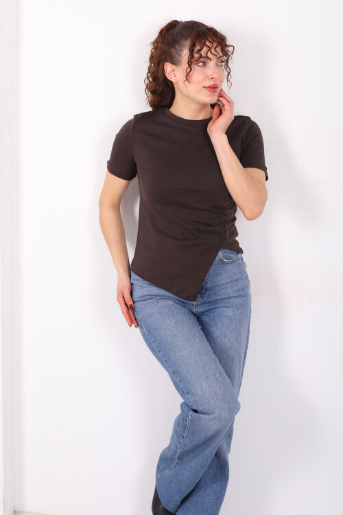 Drape Detaylı Asimetrik Kesim Kısa Kol Acı Kahve Kadın Bluz - Berox