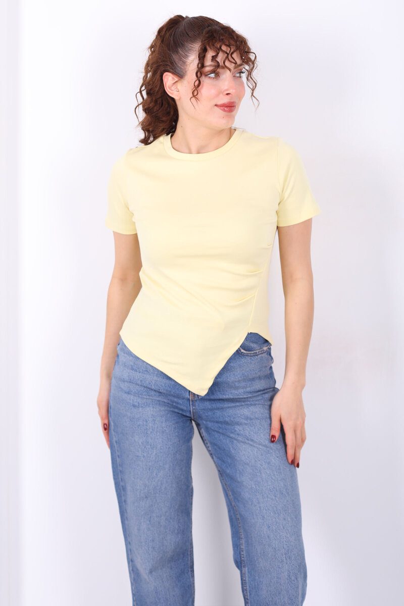 Drape Detaylı Asimetrik Kesim Kısa Kol Sarı Kadın Bluz - 1