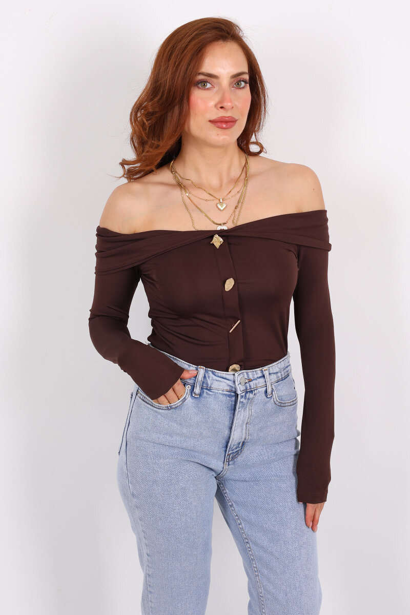 Düğme Aksesuarlı Madonna Yaka Kahverengi Kadın Crop - 3