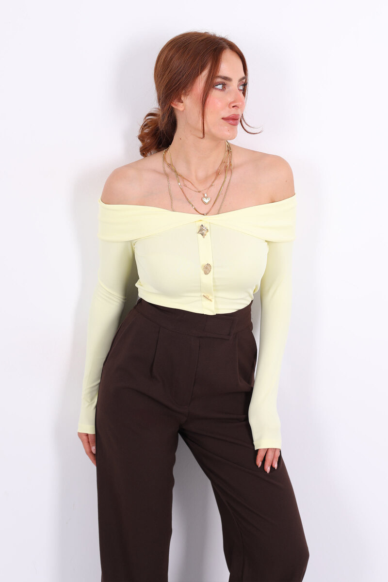 Düğme Aksesuarlı Madonna Yaka Sarı Kadın Crop - 3
