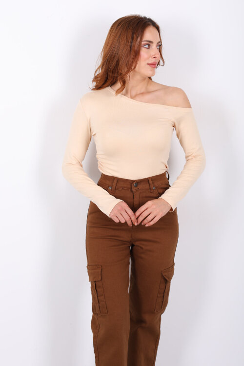 Düşük Omuz Drapeli Krem Kadın Bluz - Berox