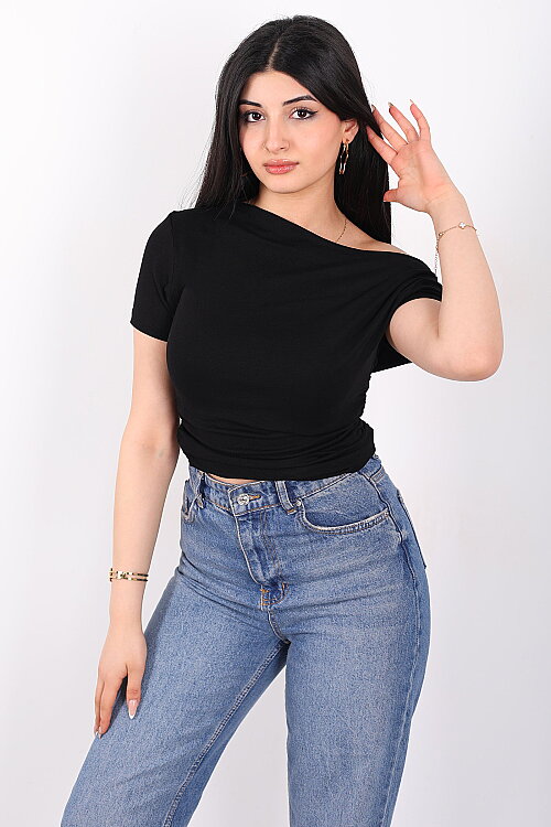 Düşük Omuz Yanları Drapeli Kadın Siyah Kısa Kol Basic Body - Berox