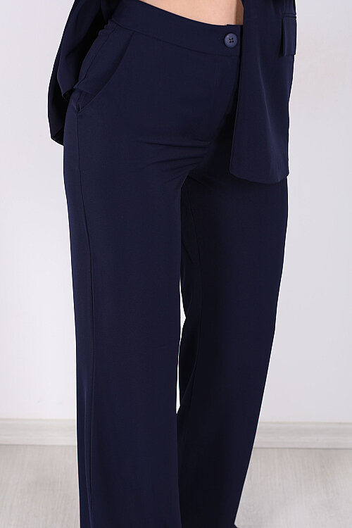 Düz Kemer Bol Paça Cepli Lacivert Kadın Pantolon - Berox (1)