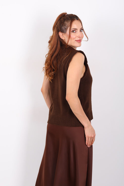 Fularlı Düğmeli Kahverengi Kadın Triko Yelek - 5