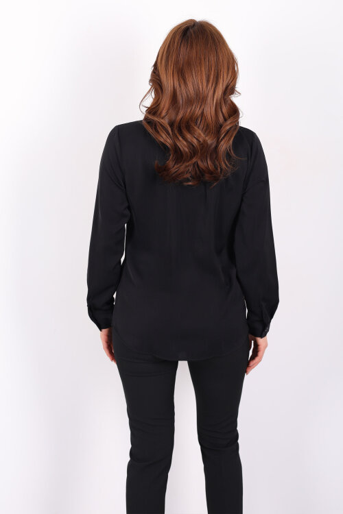 Gizli Düğmeli Fularlı Kadın Siyah Saten Gömlek - 5