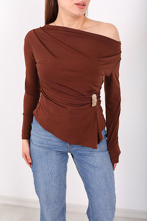 Gold Tokalı Kayık Yaka Kadın Kahverengi Sandy Bluz - Berox (1)