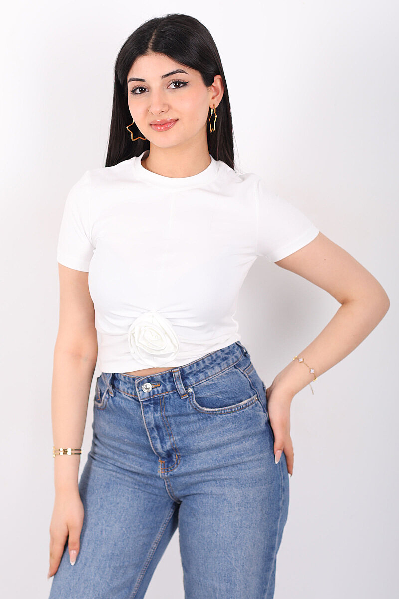 Gül Detaylı Kısa Kol Sandy Beyaz Kadın Crop Bluz - 6