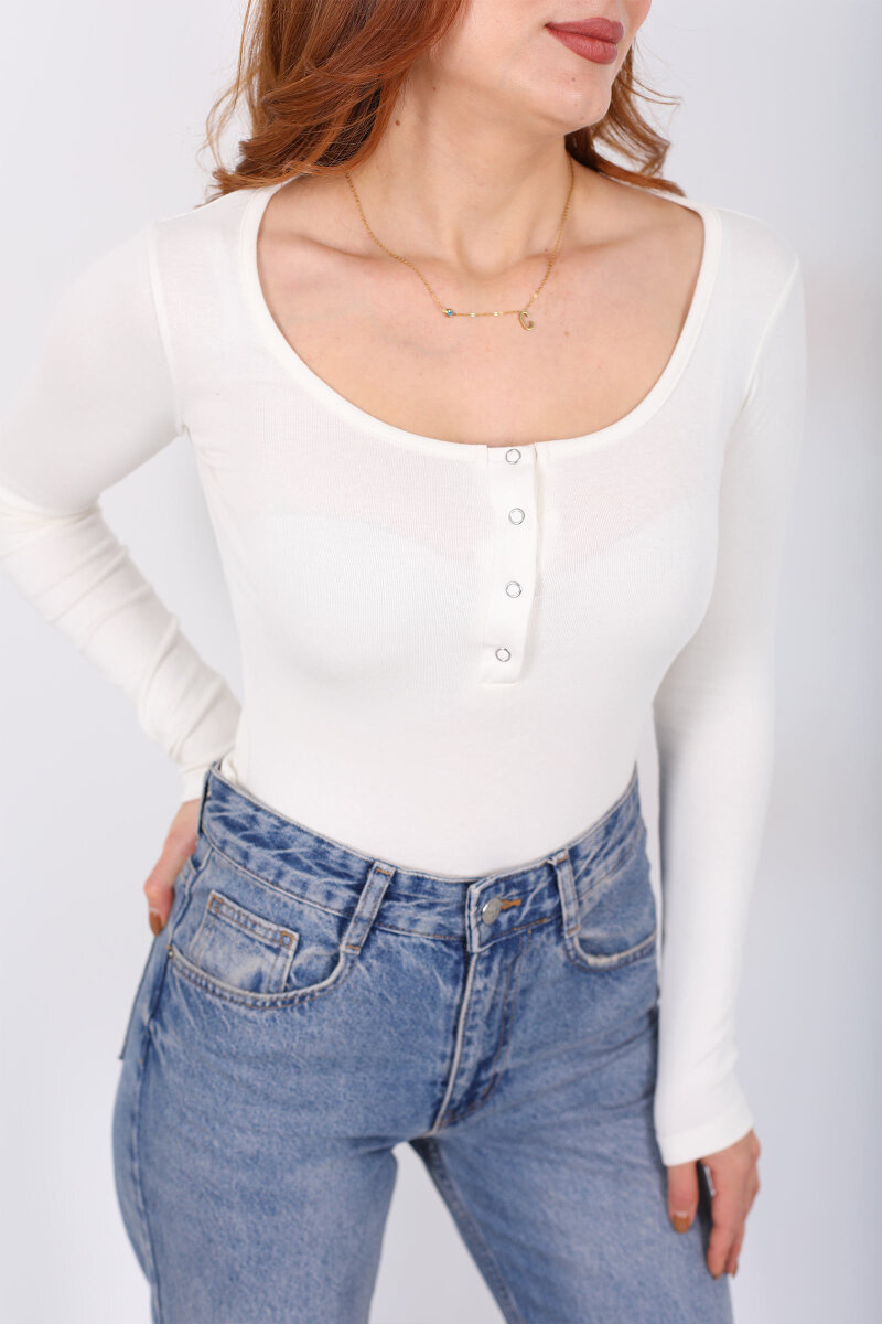 Havuz Yaka Beyaz Kadın Patlı Body - 2