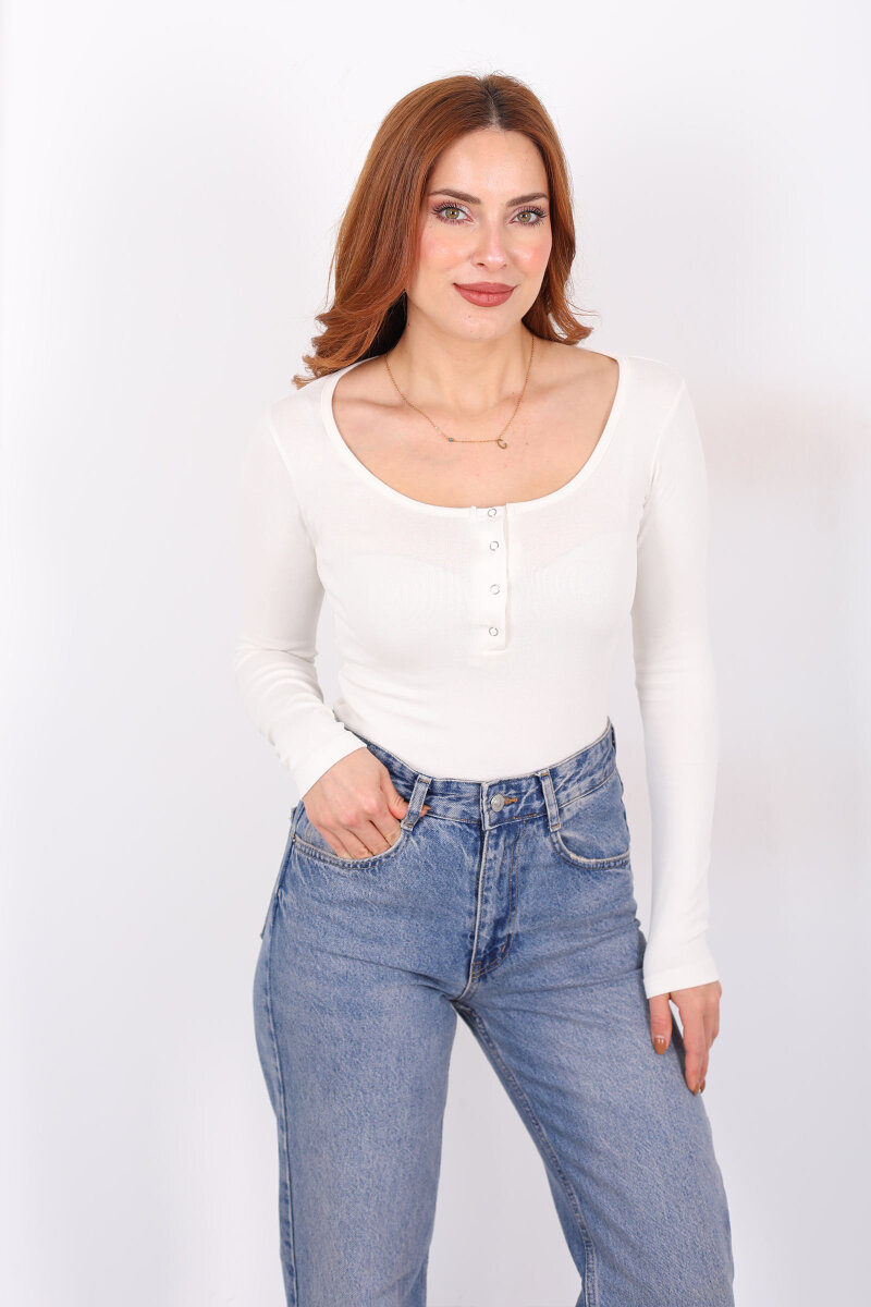 Havuz Yaka Beyaz Kadın Patlı Body - 1