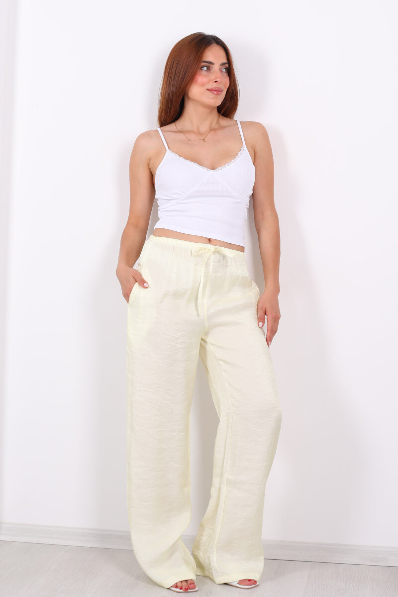 İnce Kemerli Parlak Sarı Kadın Saten Pantolon - 3