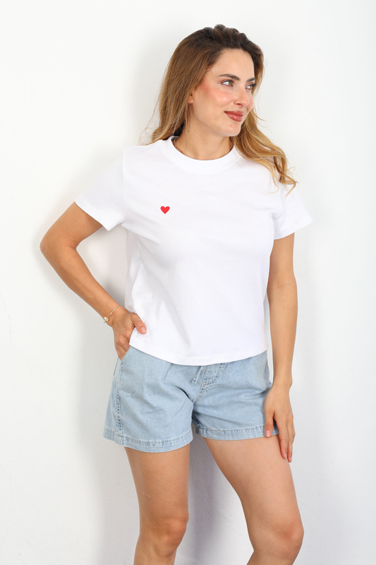 Kalp Nakışlı Bisiklet Yaka Basic Beyaz Kadın T-Shirt - 1