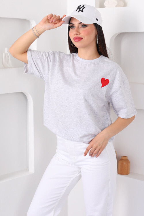 Kalp Nakışlı Bisiklet Yaka Oversize Gri Melanj Kadın T-Shirt 