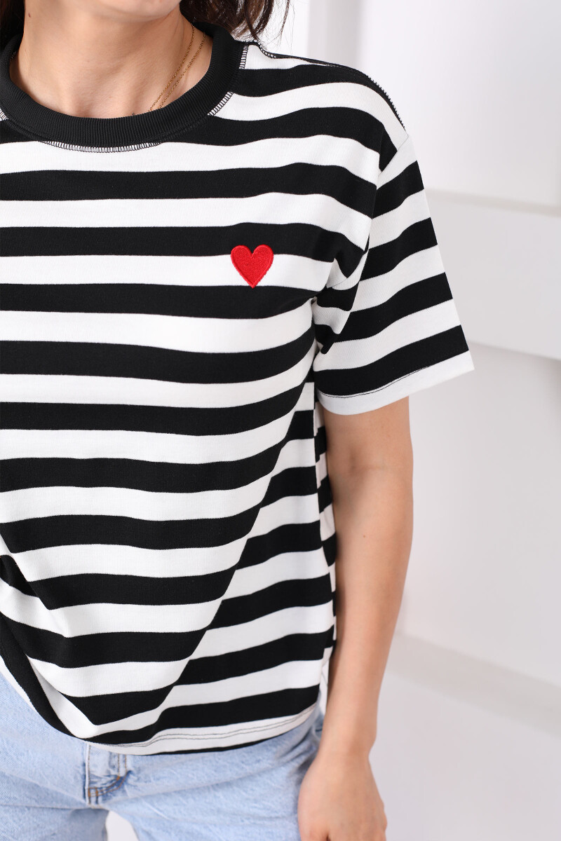 Kalp Nakışlı Çizgili Oversize Kontrast Siyah Kadın T-Shirt - 2