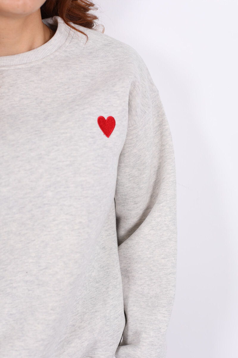 Kalp Nakışlı Gri Kadın Sweatshirt - 2