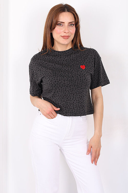 Kalp Nakışlı Kendinden Desenli Füme Kadın Crop T-Shirt - 6