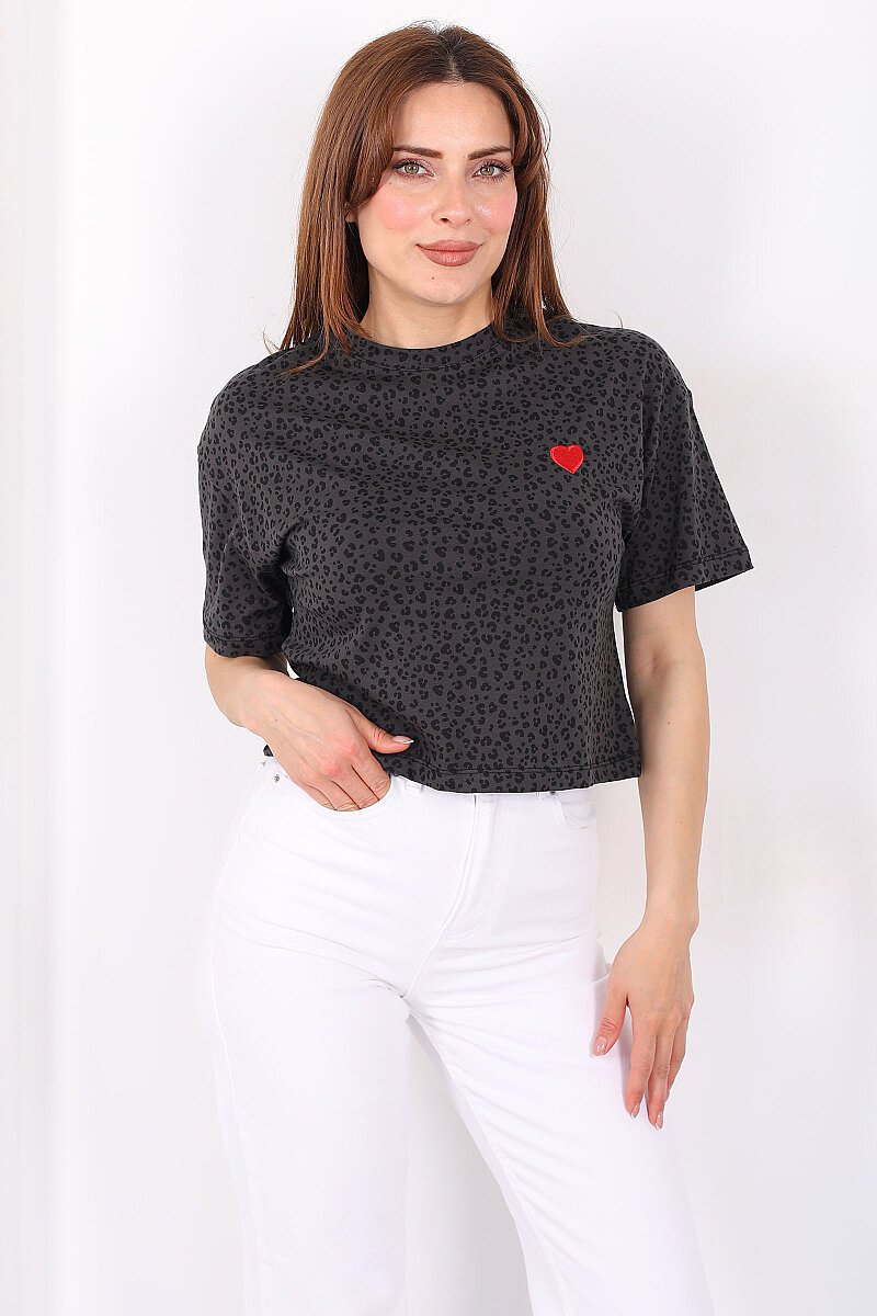 Kalp Nakışlı Kendinden Desenli Füme Kadın Crop T-Shirt - 6